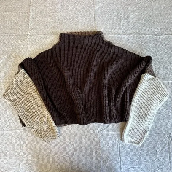 Pretty Little Things Brown/Tan Cropped Oversized Sweater Mock Neck Women's US 2 - Picture 1 of 10